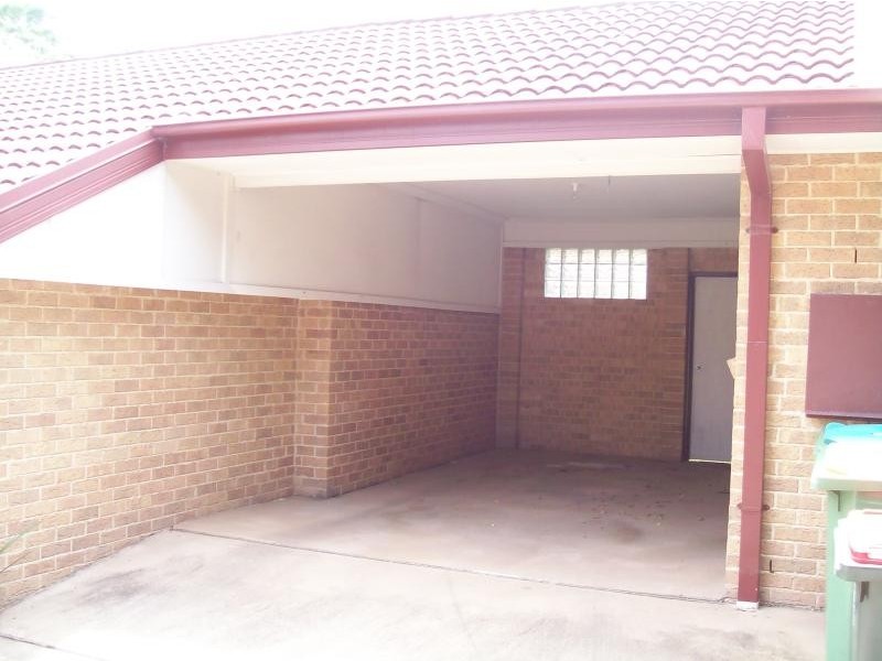 1/8 Bensley Cl, Lake Haven NSW 2263