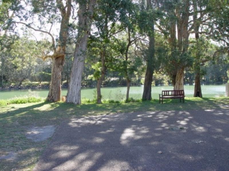 4/13 Lake  St, Budgewoi NSW 2262