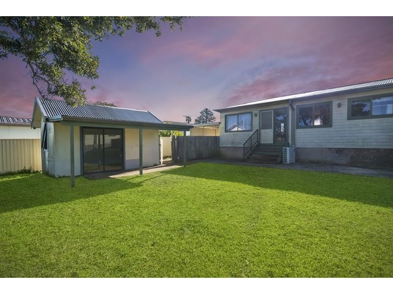 19 Crossingham St, Canton Beach NSW 2263