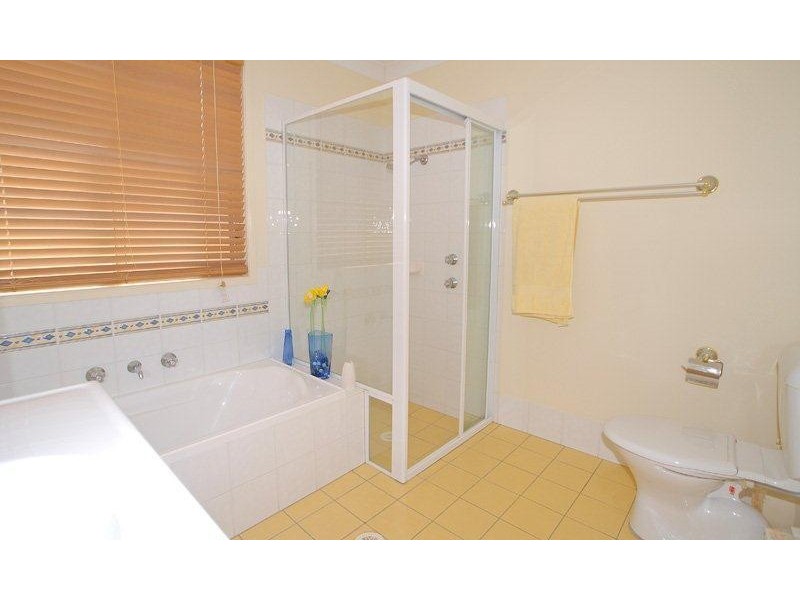 28 Greenhaven  Cct, Woongarrah NSW 2259