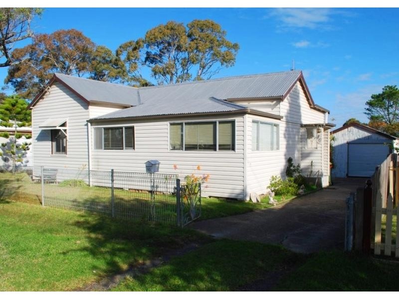 16 Mary St, Gorokan NSW 2263