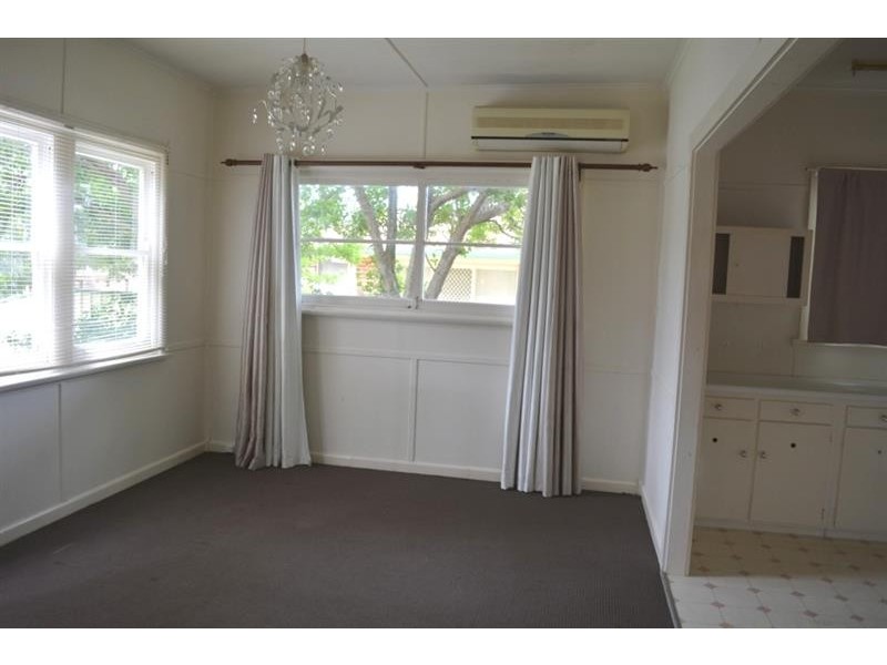 2 Pearce Ave, Toukley NSW 2263