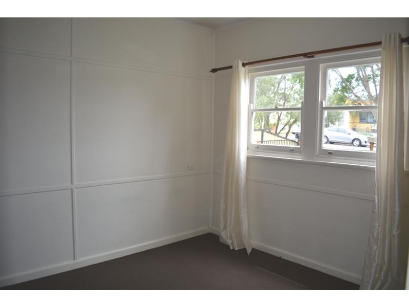 2 Pearce Ave, Toukley NSW 2263