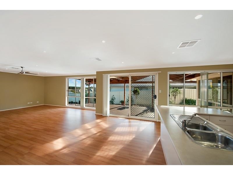 144 Blueridge Dr, Blue Haven NSW 2262