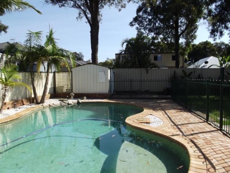 5 Merrendale Ave, Gorokan NSW 2263