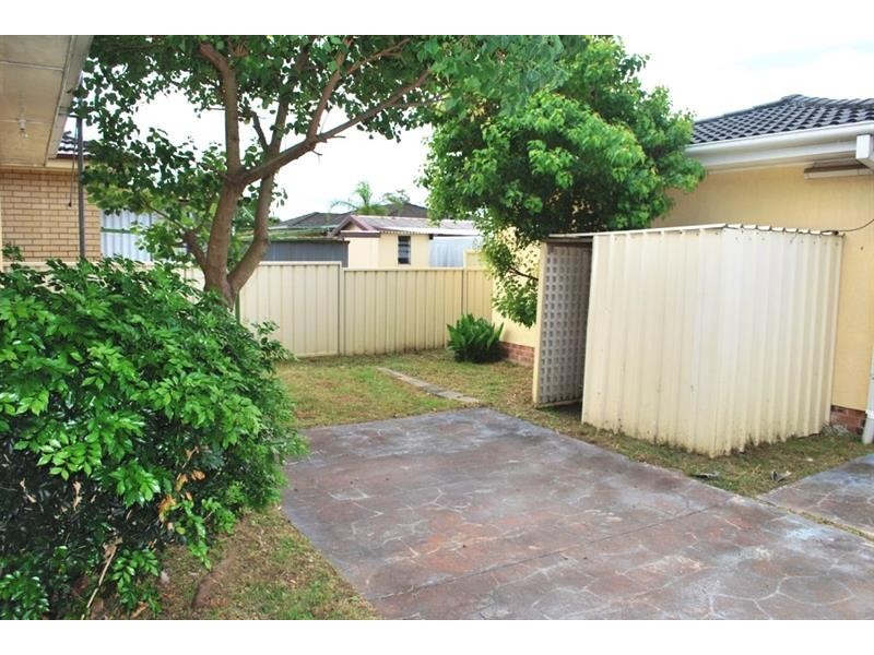 73a Manuka Pde, Gorokan NSW 2263