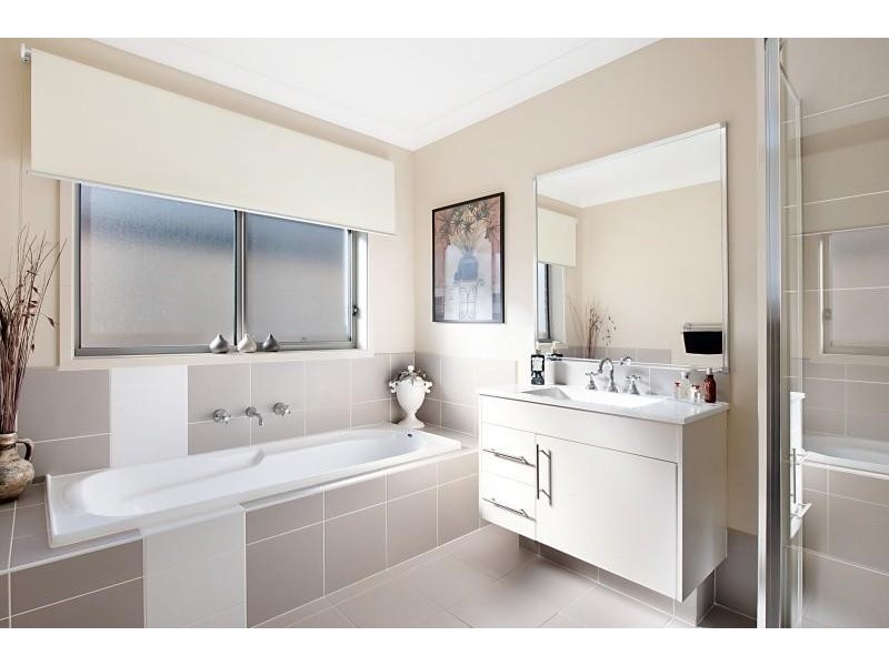 66 Waterside Cres, Woongarrah NSW 2259