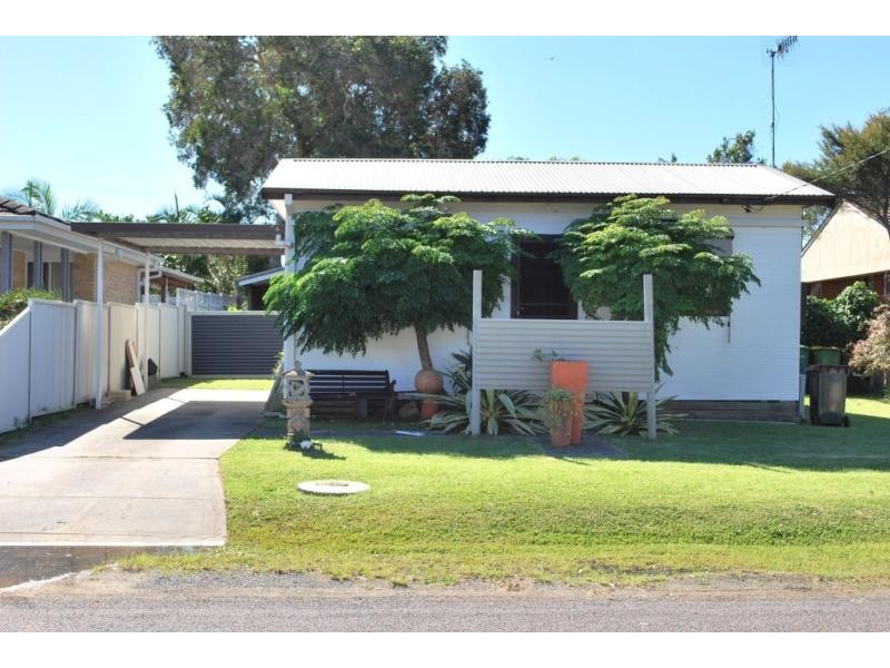 8 Palomar Pde, Toukley NSW 2263