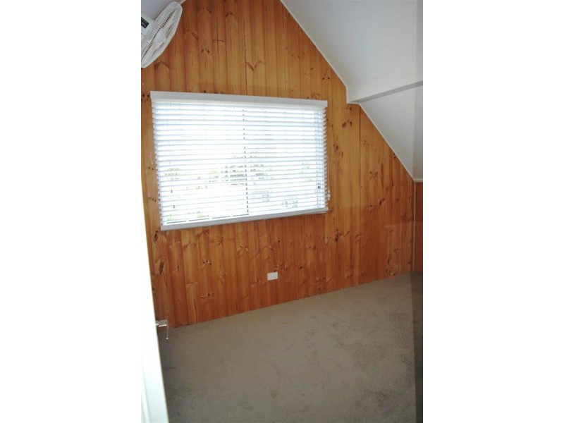 11 Lakeview Ave, Gorokan NSW 2263