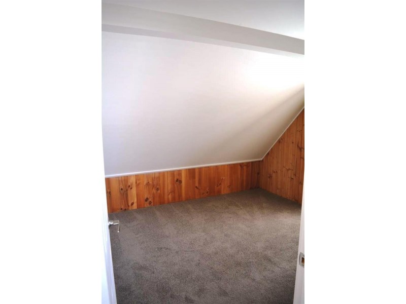 11 Lakeview Ave, Gorokan NSW 2263