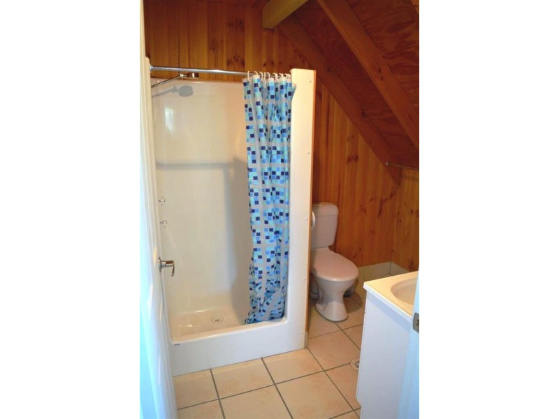 11 Lakeview Ave, Gorokan NSW 2263