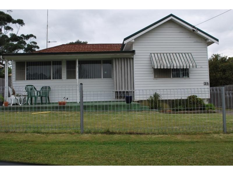 25 Victoria Avenue, Toukley NSW 2263