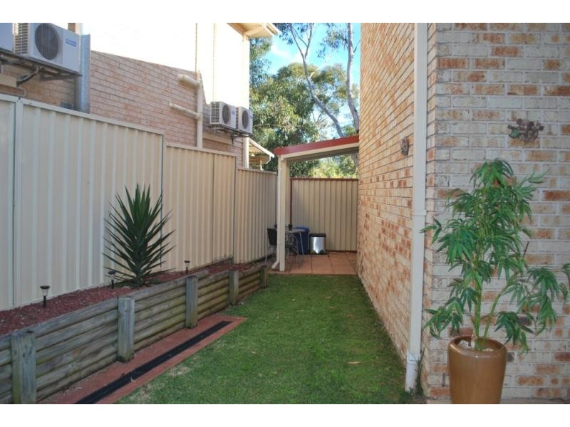 3/24 Bensley Cl, Lake Haven NSW 2263