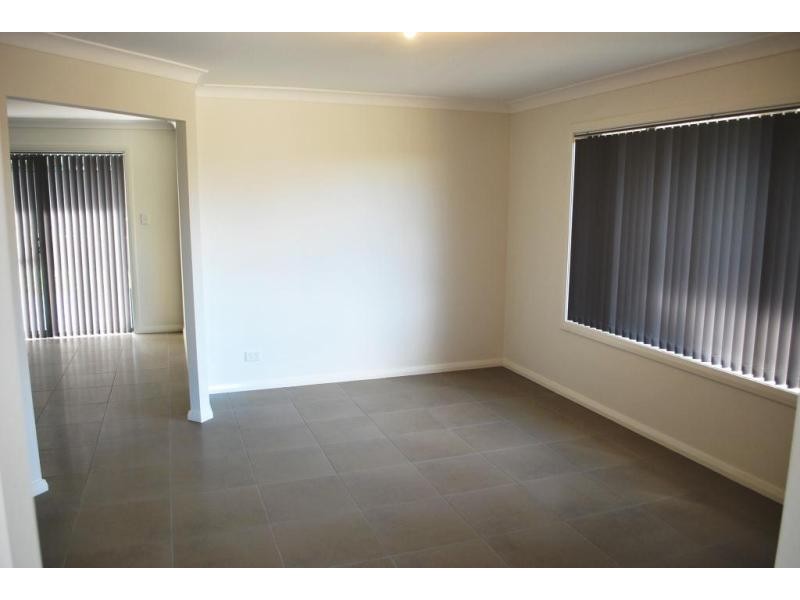 82 Natuna Ave, Budgewoi NSW 2262