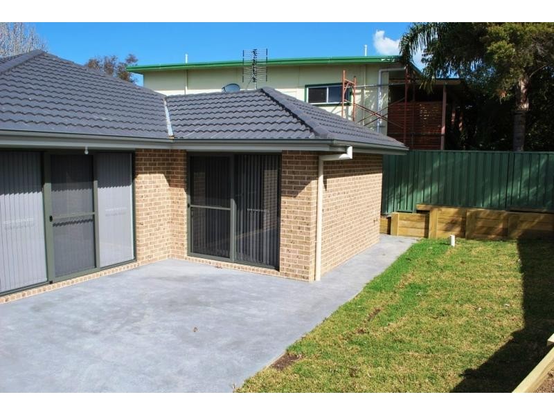 82 Natuna Ave, Budgewoi NSW 2262