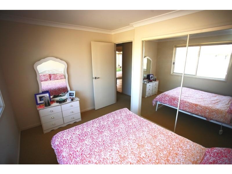 4 Albert Warner Dr, Warnervale NSW 2259