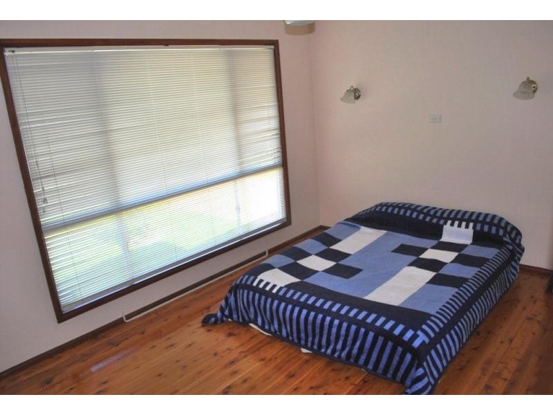 37 Carinya St, Charmhaven NSW 2263