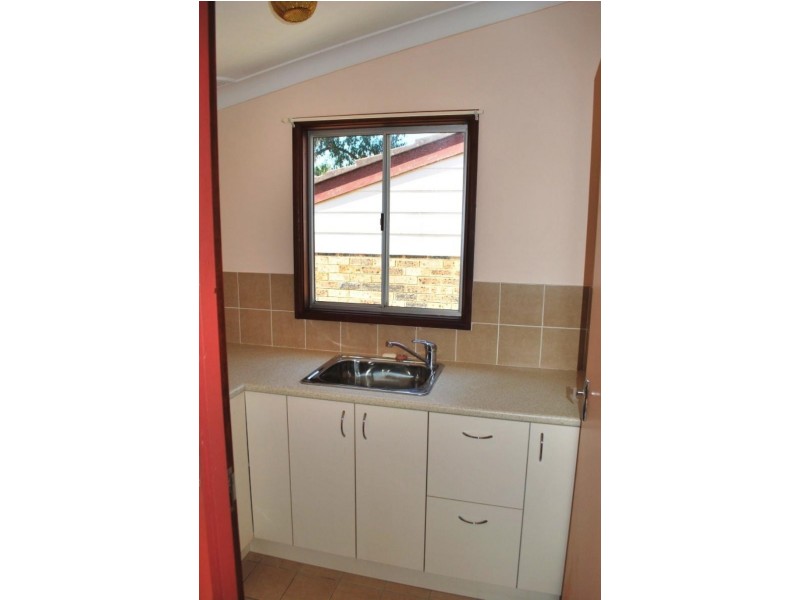 37 Carinya St, Charmhaven NSW 2263