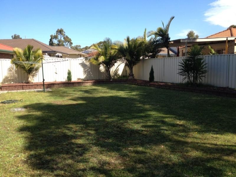 5 Bancroft Cl, Blue Haven NSW 2262