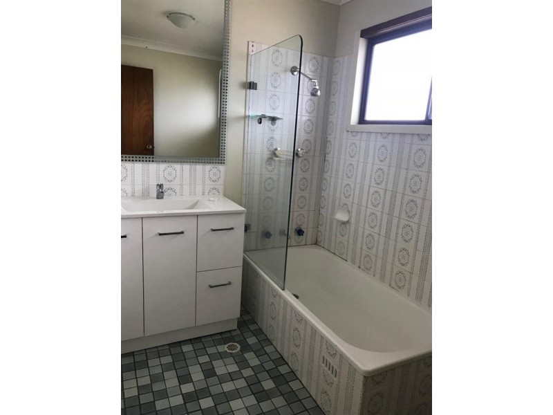 63 Budgewoi Rd, Noraville NSW 2263