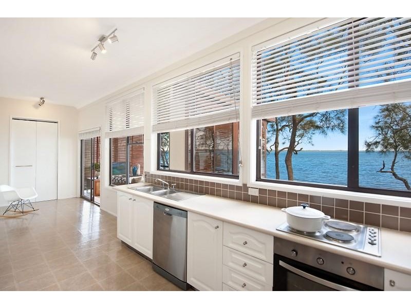 74 Marks Rd, Gorokan NSW 2263