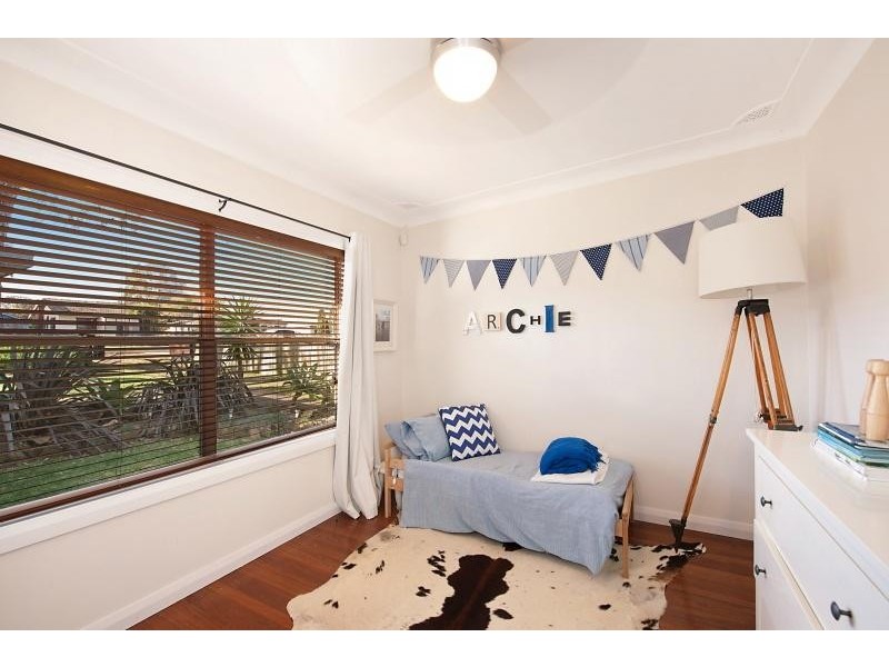 74 Marks Rd, Gorokan NSW 2263