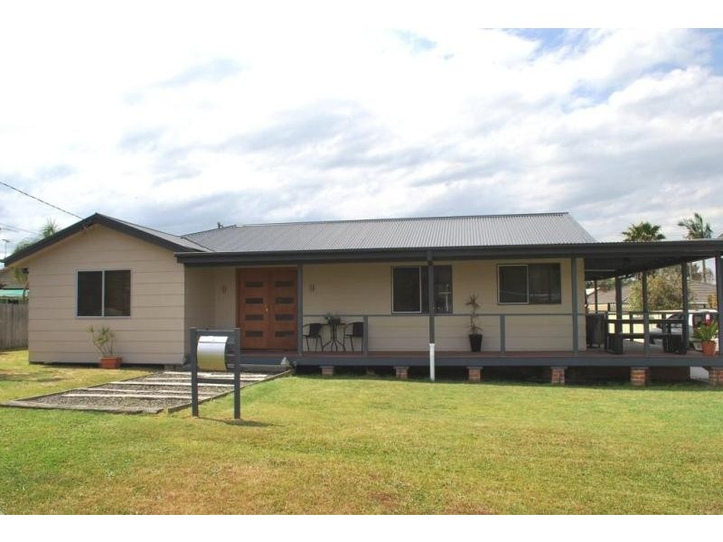 13 Barton Rd, Doyalson NSW 2262