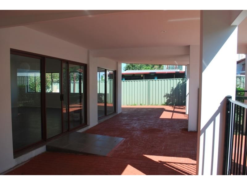 129 Pacific Hwy, Charmhaven NSW 2263