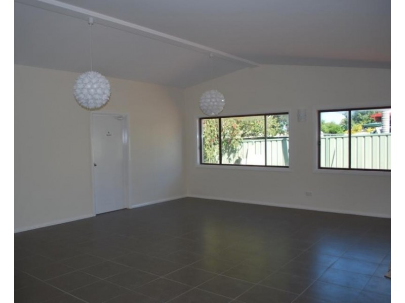 129 Pacific Hwy, Charmhaven NSW 2263