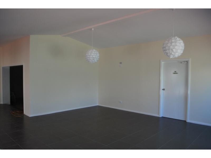 129 Pacific Hwy, Charmhaven NSW 2263