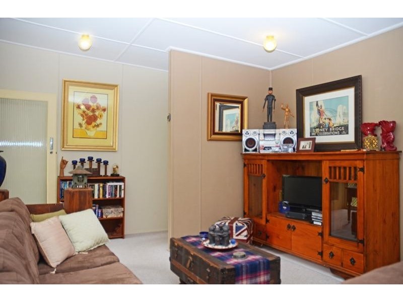 13 Mimosa Rd, Budgewoi NSW 2262