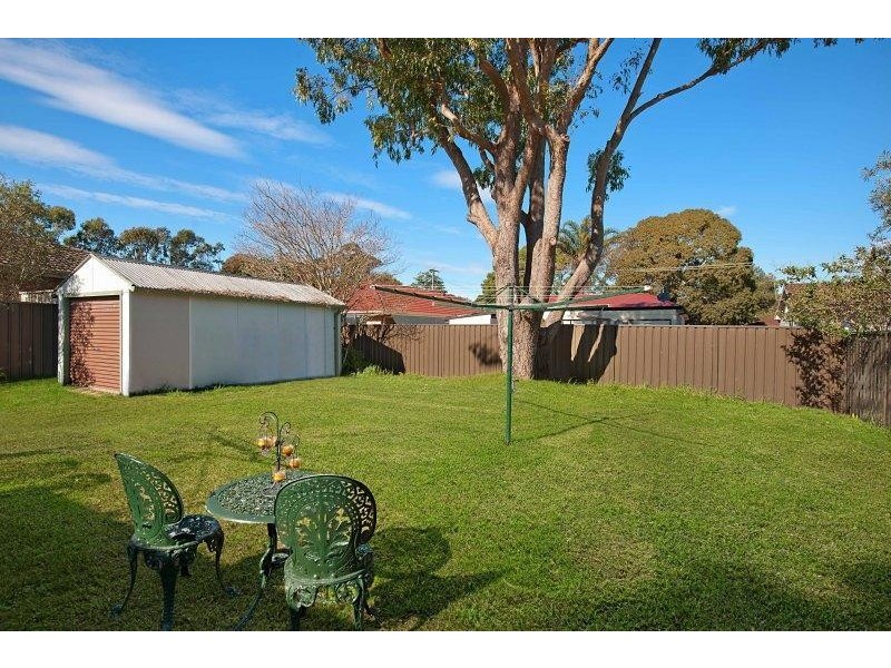31 Crossingham  St, Toukley NSW 2263