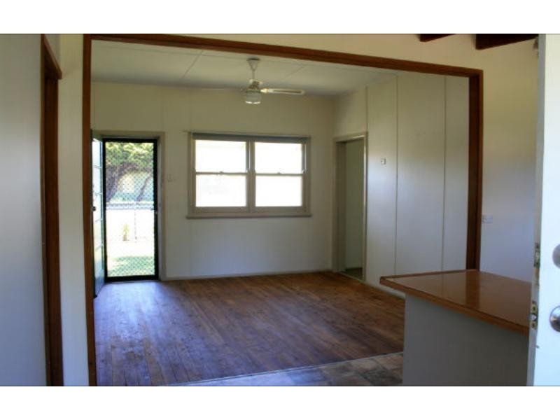 31 Crossingham  St, Toukley NSW 2263