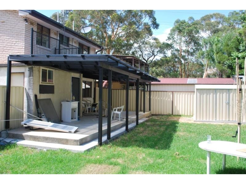 117 Vales Rd, Mannering Park NSW 2259