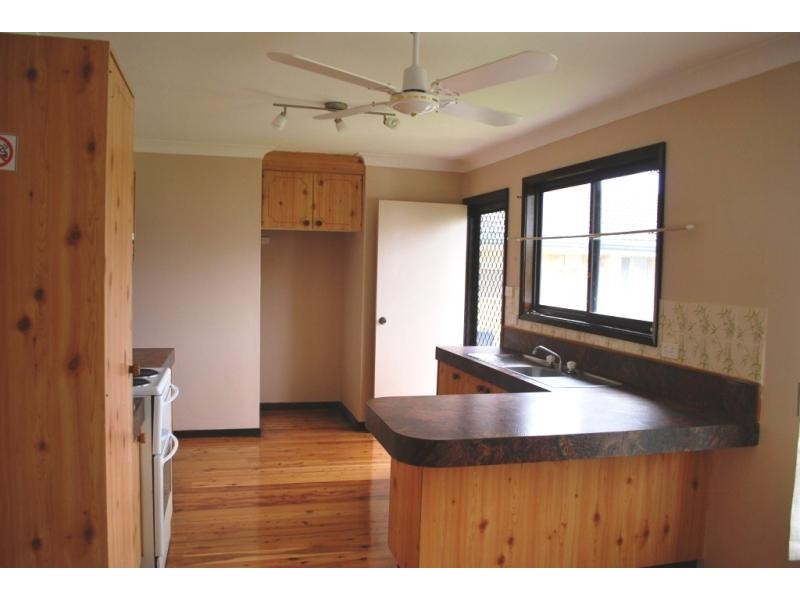 10 Danbury Ave, Gorokan NSW 2263