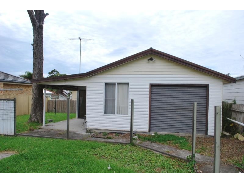 10 Danbury Ave, Gorokan NSW 2263