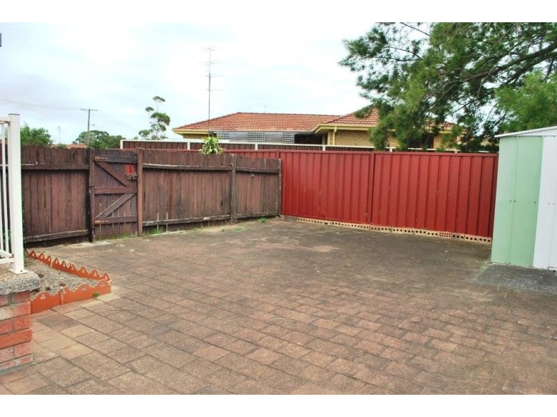 12 Gilbert Ave, Gorokan NSW 2263