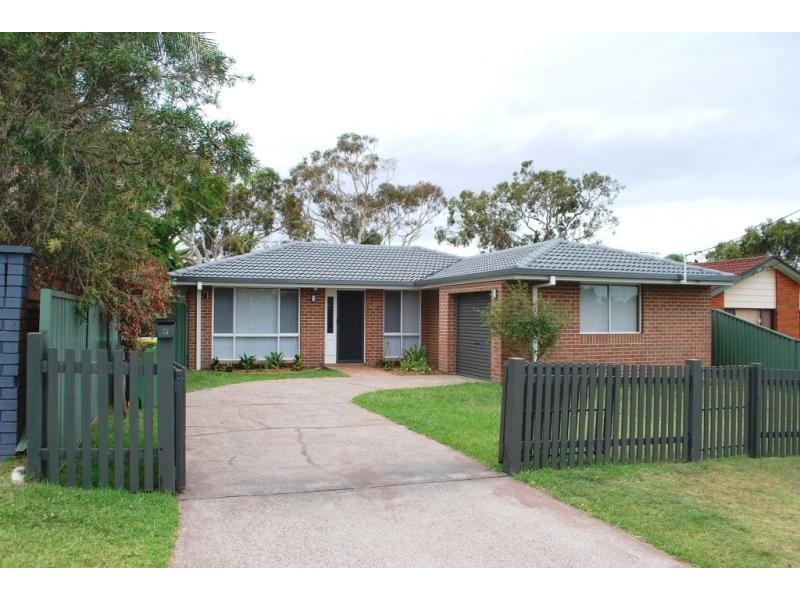 3 Casurina Cl, Lake Haven NSW 2263