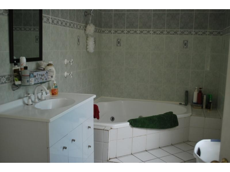 7 Mimosa Rd, Budgewoi NSW 2262