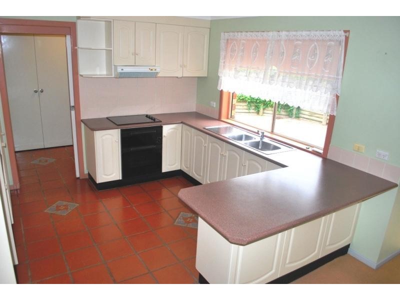 12 Leumeah Avenue, Chain Valley Bay NSW 2259