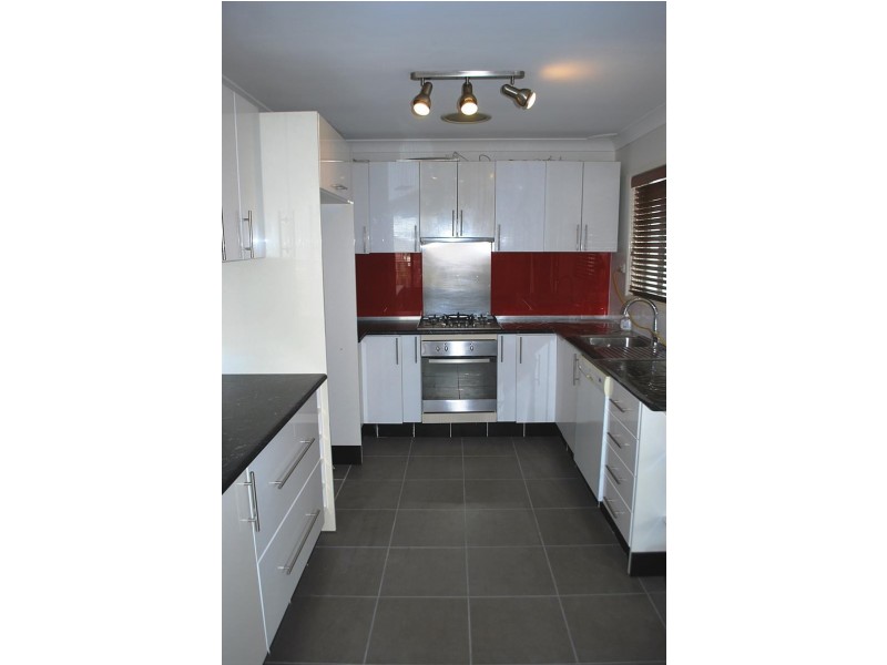 2 Yeramba Rd, Summerland Point NSW 2259