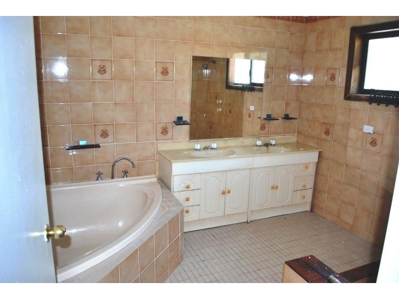 6 Nerida Ave, San Remo NSW 2262