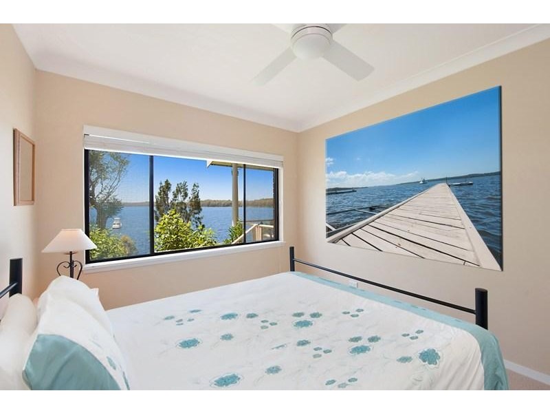 57 Gordon Ave, Summerland Point NSW 2259