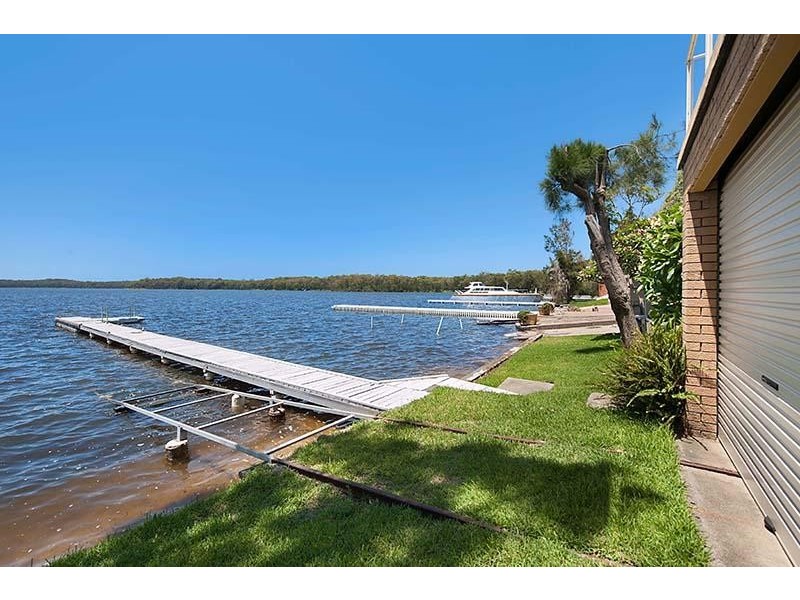 57 Gordon Ave, Summerland Point NSW 2259 the real estate agency