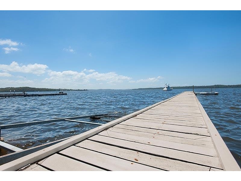 57 Gordon Ave, Summerland Point NSW 2259 the real estate agency