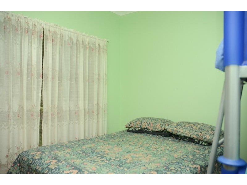 4 Ourringo Ave, Lake Haven NSW 2263