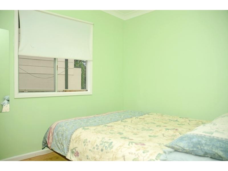 4 Ourringo Ave, Lake Haven NSW 2263