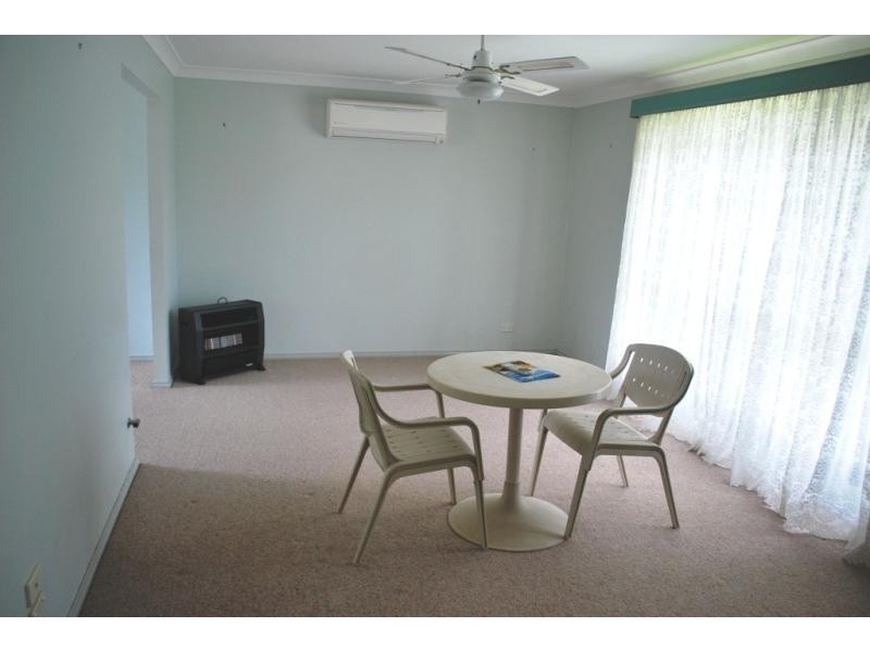 1/3 Lyle St, Lake Haven NSW 2263