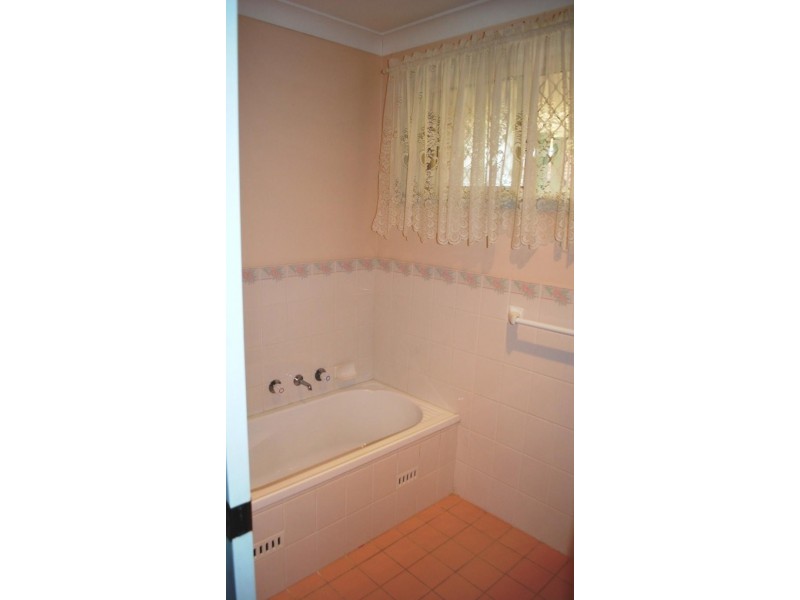 1/3 Lyle St, Lake Haven NSW 2263
