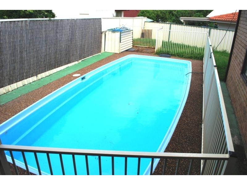 9 Esther Cl, Gorokan NSW 2263